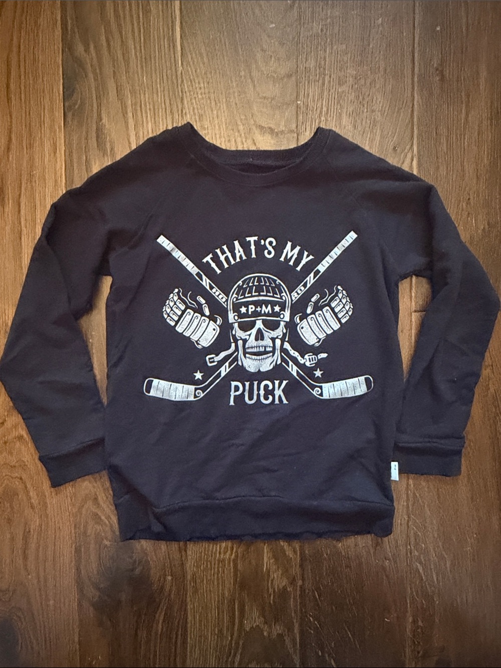 Portage and Main hockey sweatshirt. 5/6 🇨🇦